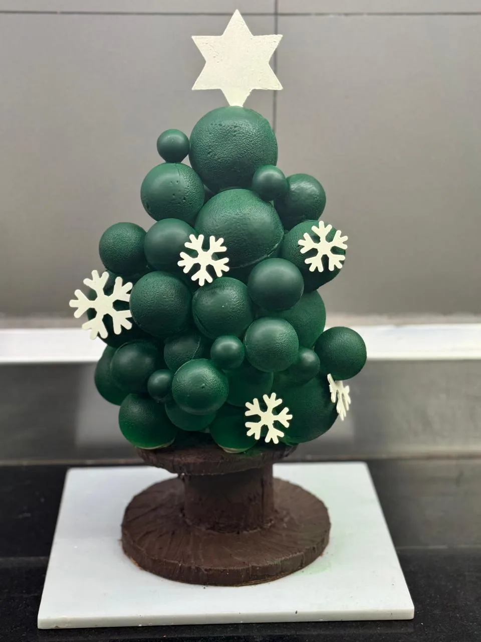 Chocolate showpiece by pastry chef Apeksha Saste — 8 of 8
